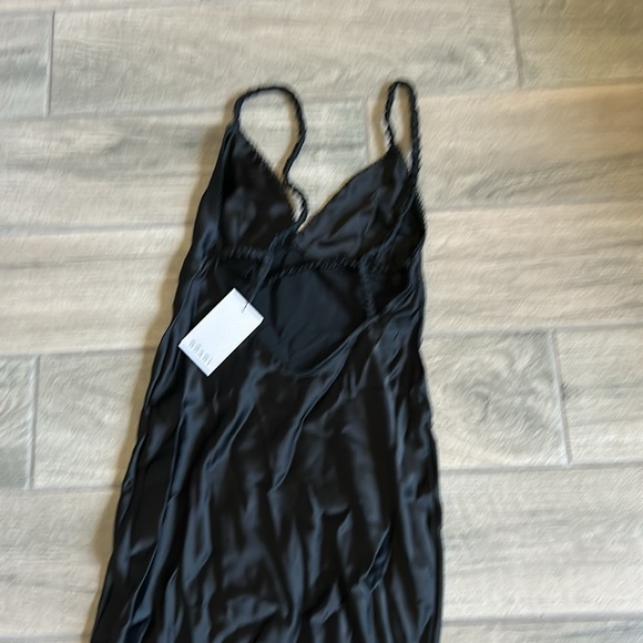 Roari paras dress in black - Picture 4 of 8